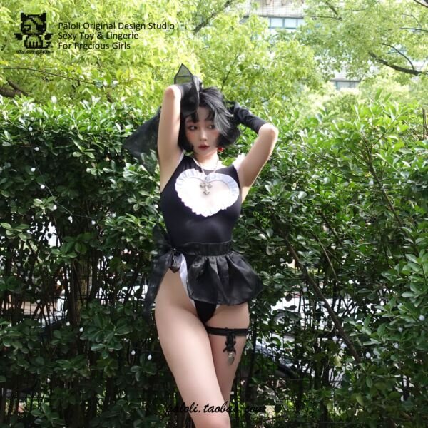 Discover the Elegance of Lenceria Heart Black - Imagen 4